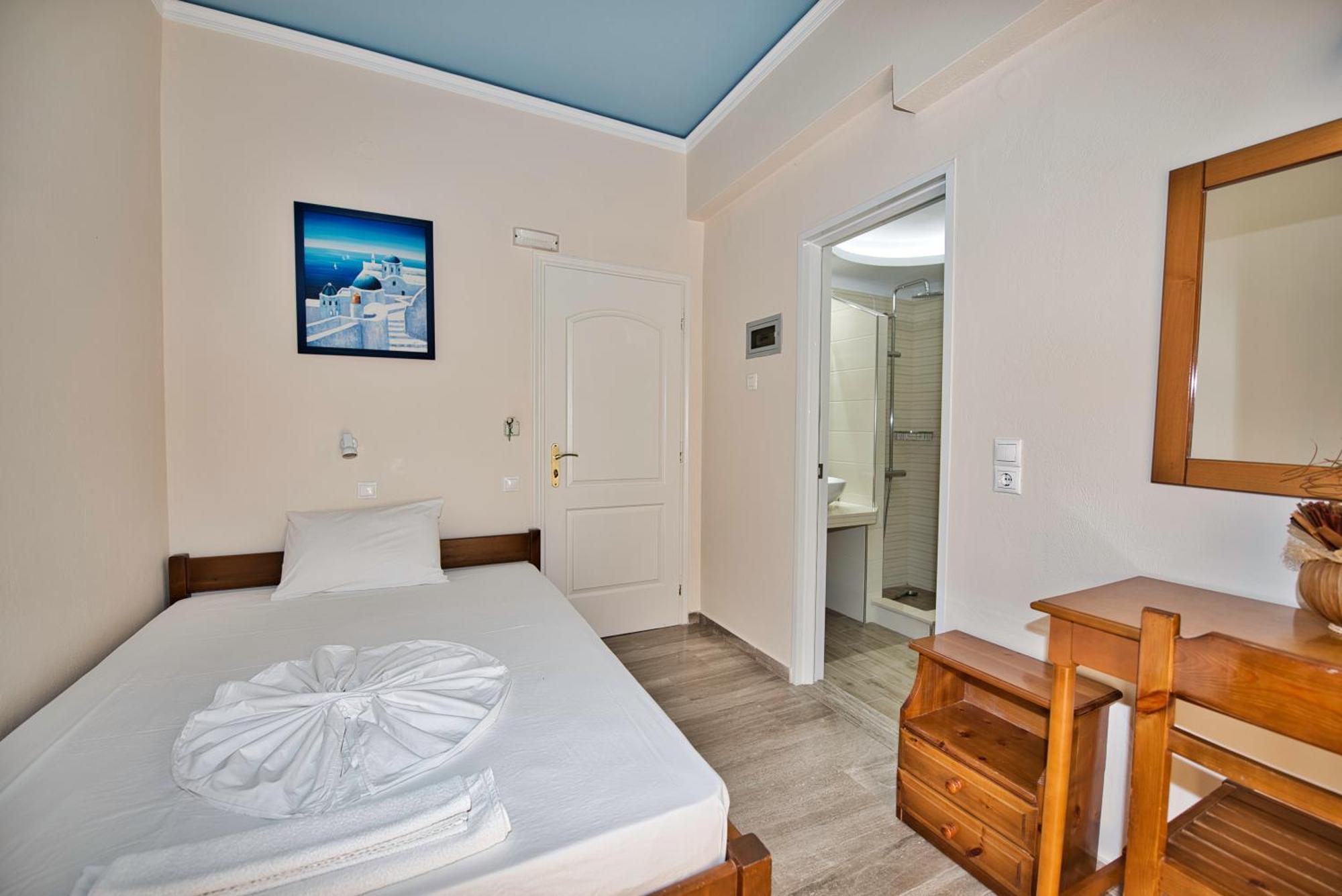 Villa Nikos Karamolegkos Kamari Екстериор снимка