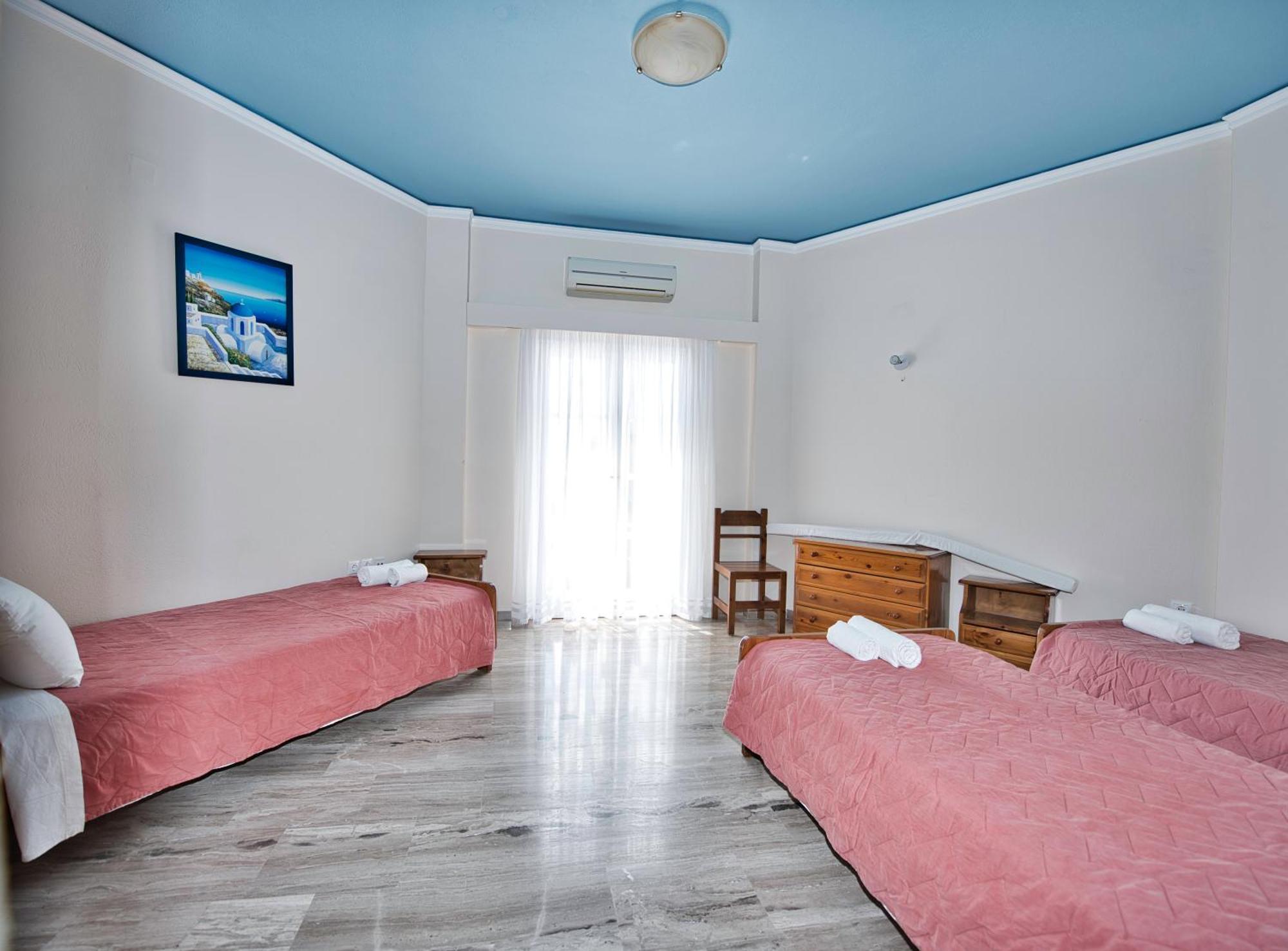 Villa Nikos Karamolegkos Kamari Екстериор снимка