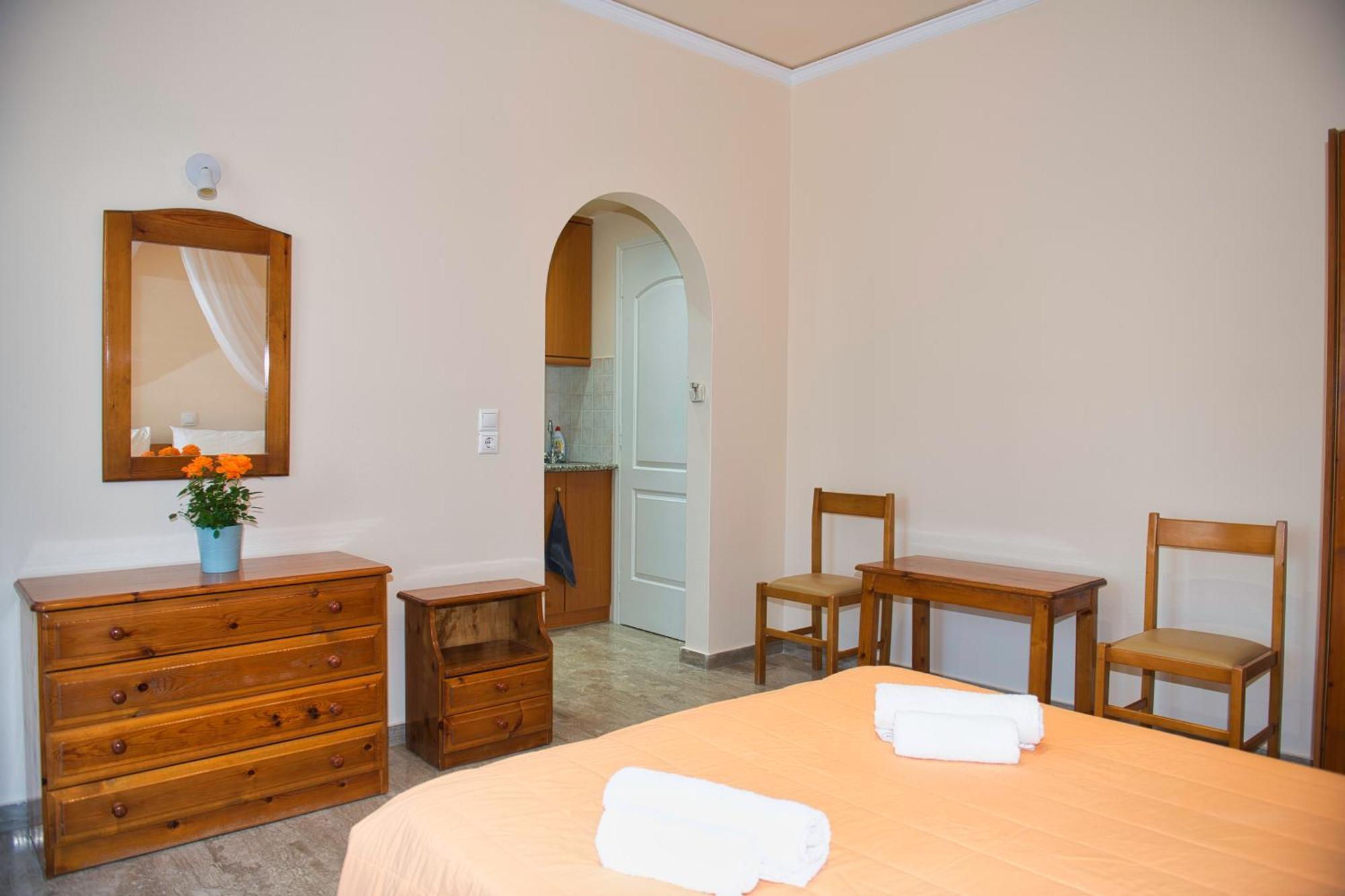 Villa Nikos Karamolegkos Kamari Екстериор снимка