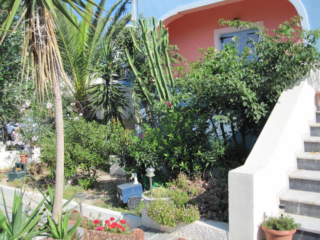 Villa Nikos Karamolegkos Kamari Екстериор снимка